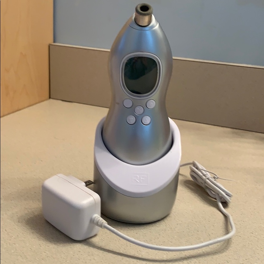 Rodan and fields micro dermabrasion tool